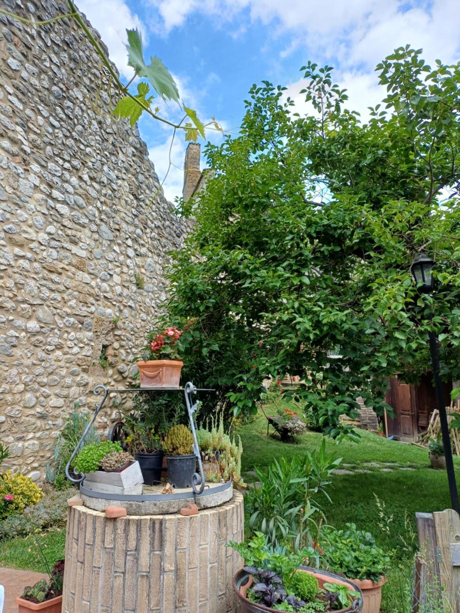 Agriturismo San Giovanni Ad Insulam Isola del Gran Sasso d'Italia Exterior photo
