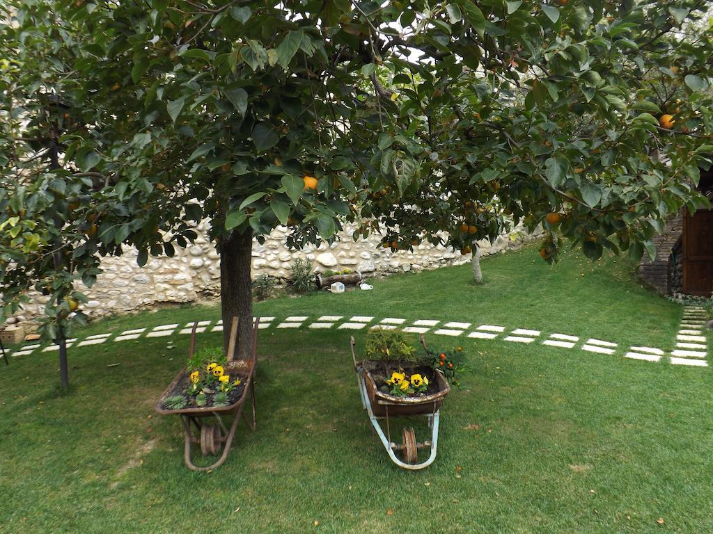 Agriturismo San Giovanni Ad Insulam Isola del Gran Sasso d'Italia Exterior photo
