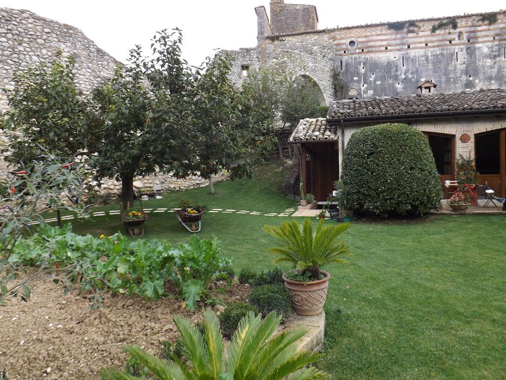 Agriturismo San Giovanni Ad Insulam Isola del Gran Sasso d'Italia Exterior photo