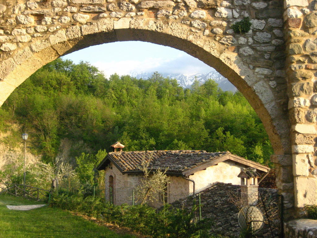 Agriturismo San Giovanni Ad Insulam Isola del Gran Sasso d'Italia Exterior photo