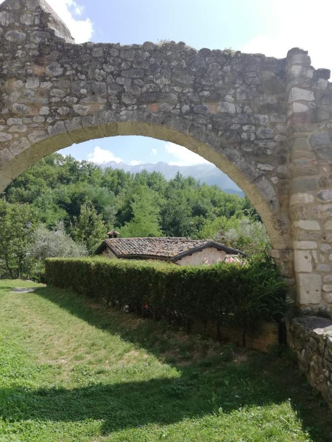 Agriturismo San Giovanni Ad Insulam Isola del Gran Sasso d'Italia Exterior photo